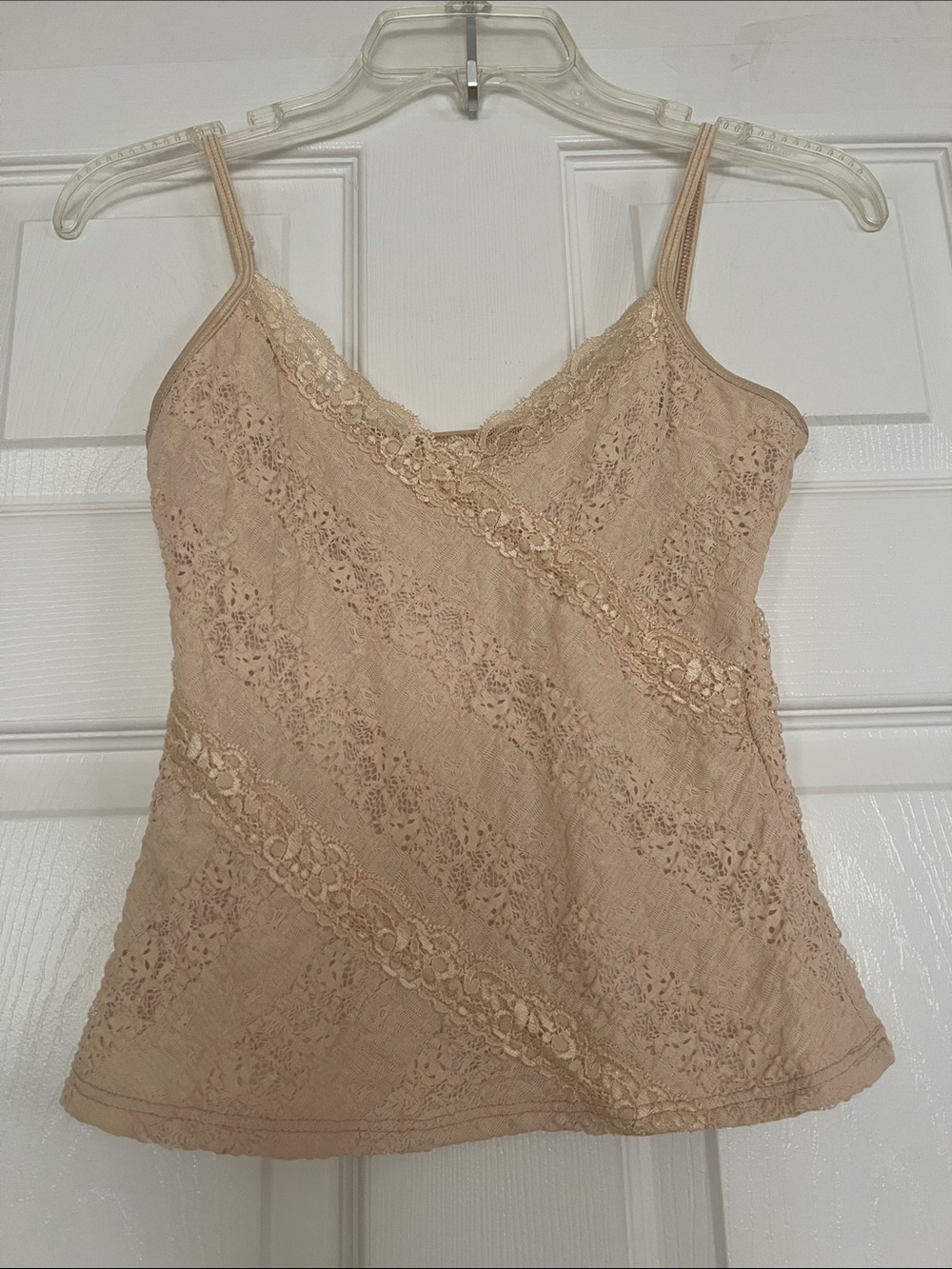 Delicate Lace V-Neck Lightweight Camisole in Beige Floral Lace
